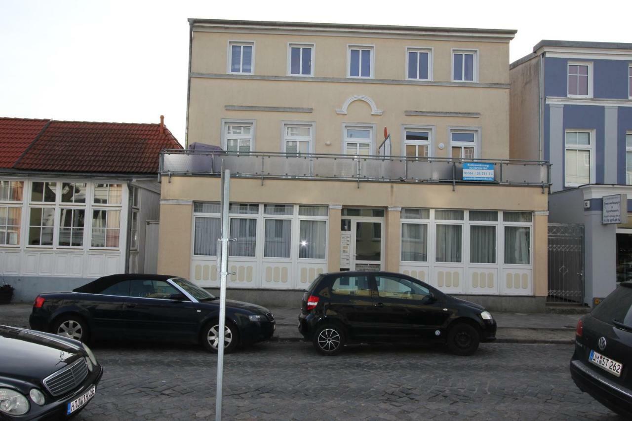 Ferienwohnung In Warnemuende, Friedrich-Franz-Strasse 11 罗斯托克 外观 照片